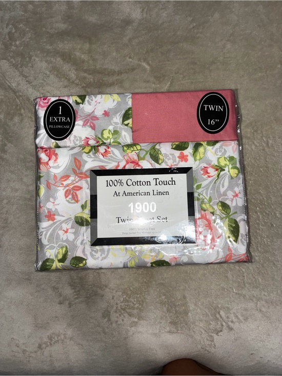 Other - Twin Floral Sheet Set with Pink Accent
